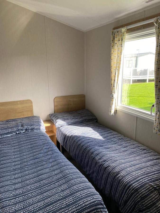 Finch 52 Hotel Scarborough Bagian luar foto